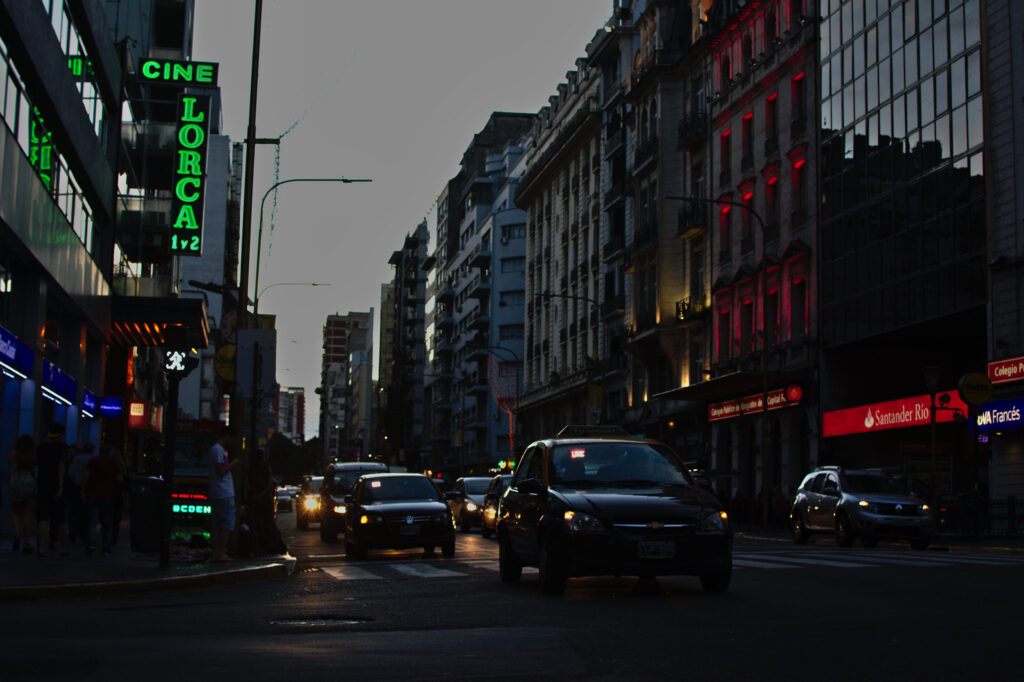 Avenida Corrientes, Buenos Aires.