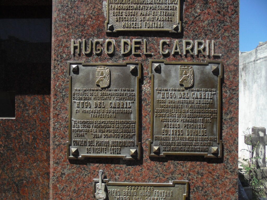 Tomb where the remains of Hugo del Carril rest, in the Olivos Cemetery (Province of Buenos Aires).
