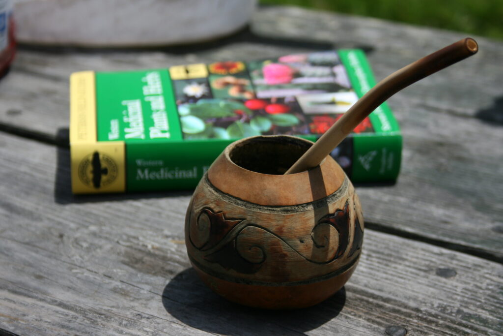 Mate and books: a winner combination.