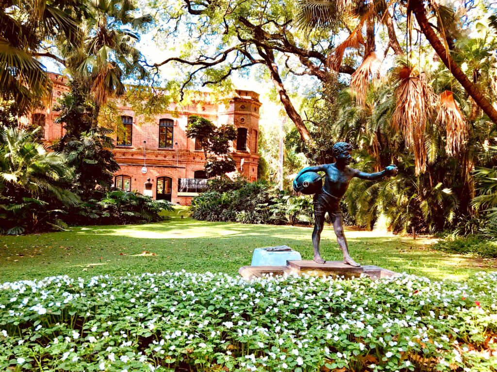 A sculpture in the Botanical Garden.